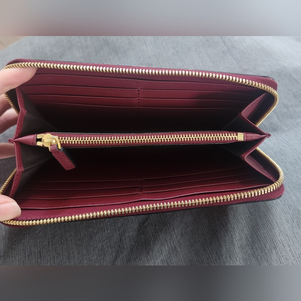 MCM Grained Leather Long Zip-around Wallet - Picture 5 of 9